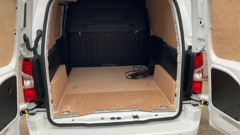 Peugeot Partner E-Standard 100kW 52kWh Asphalt Van Auto